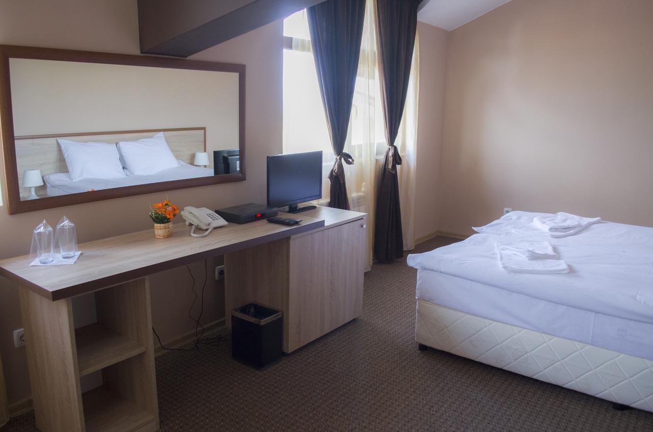 Maribel Spa Hotel Koprilova Exteriör bild